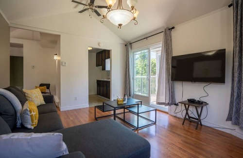 D'Autray Regional County Municipality Cottage | Piscine intérieure, ping pong, pet friendly.