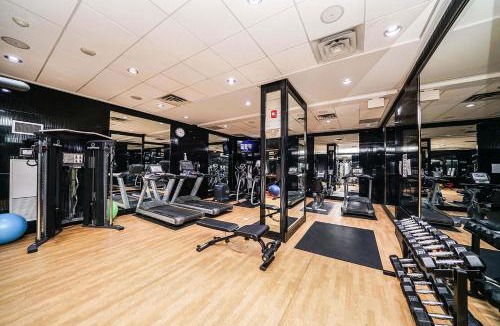 Downtown Mississauga Apartment | PlanURstay - 310 Burnhamthorpe Road West