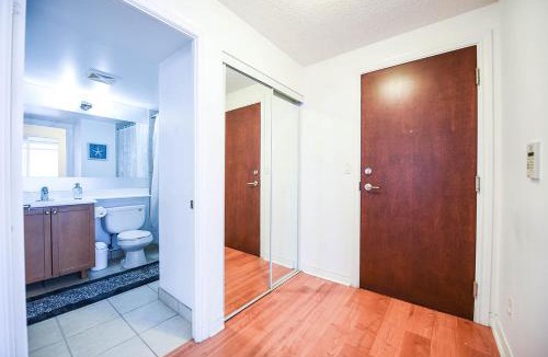 Downtown Mississauga Apartment | PlanURstay - 310 Burnhamthorpe Road West