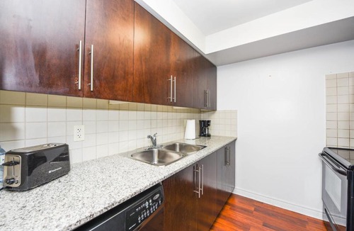 Downtown Mississauga Apartment | PlanURstay - Luxury Condo
