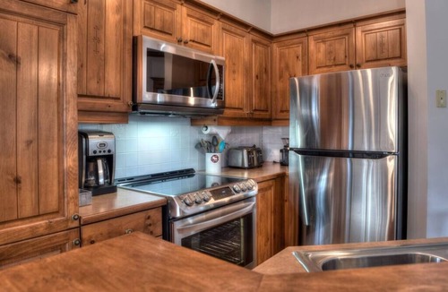 Mont-Tremblant Condo | Plateau D Ski-In/Ski-Out with Pool