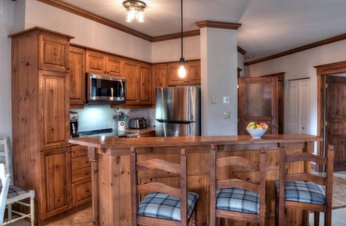 Mont-Tremblant Condo | Plateau D Ski-In/Ski-Out with Pool
