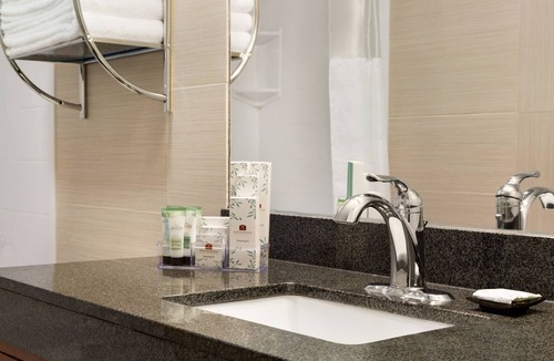 Port Coquitlam Hotel | Poco Inn and Suites Hotel & Conference Centre