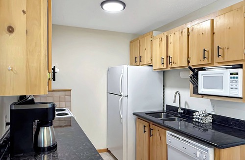 East Kootenay House | Polaris Chalet - 2 Bdrm Mountain Getaway