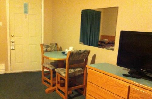 Golden Hotel | Ponderosa Motor Inn