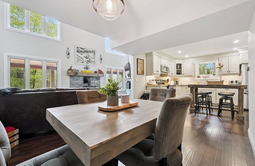 Colpoys Bay Cottage | Porchlights & Pines | Private | Waterfront Access