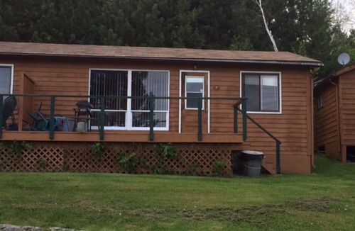 Kenora Cabin | Portage Lodge - Cabin #5 (4 people) - Kenora, Ontario, Canada