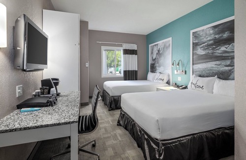 Medicine Hat Hotel | Prairie Crest Medicine Hat