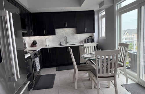 Pickering House | Premier Host Lux 2BR Pickering Retreat AC, WiFi & Free Parking