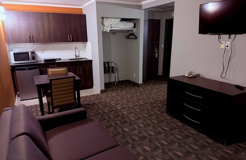 Calgary Hotel | Premium Inn & Suites Calgary Airport
