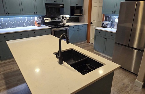 Big White Ski Resort House | Prime location - Newly Renovated Ski in/Ski Out Townhome