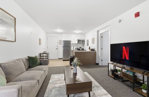 Northwest Raleigh Apartment | Prime Raleigh Retreat with Fast WiFi, Free Parking, Self Check-In & Workspace