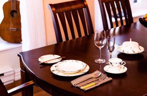 Lower Town Apartment | Prime spot condo 1100 sq2 private elevator!