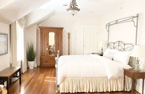 Langley House | Princess and the Pea Hotel