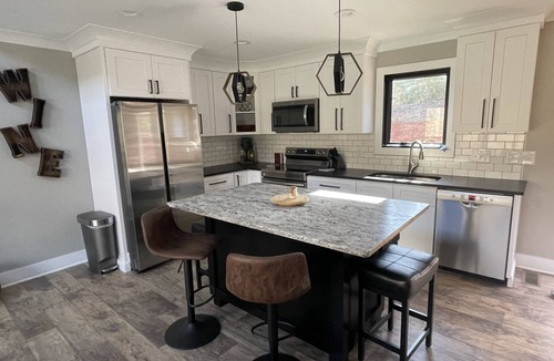 Thurmond House | Pristine Riverfront Retreat in Wine Country with fire pit & large outdoor space