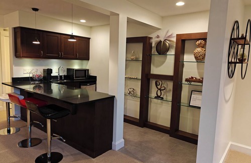 Surrey Apartment | Private 1100 sq ft King Suite 4 Min to East Beach Sleeps 4
