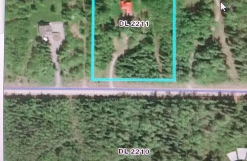 Isle Pierre House | Private 5 Acre Campsite Setting with Rustic Log Cabin