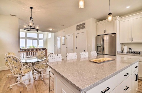 East Ocean View House | Private Beachfront Modern Villa: Outdoor Shower!