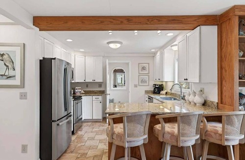 Ocean Park Apartment | Private Coastal 3 BD Residence in Ocean Park