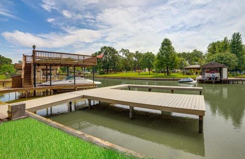 Eustace House | Private Dock: Waterfront Cedar Creek Lake Home