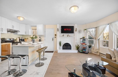 Riley Park-Little Mountain House | ❤️Private Garden Suite|10 mins Downtown|QE|Riley Park