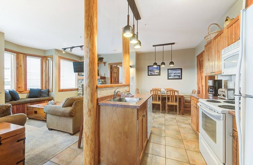 Big White Ski Resort Condo | Private Hot Tub! 2 Bed, 2 bath Condo in Big White Village