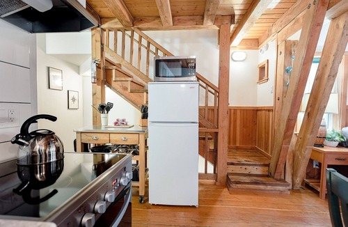Ucluelet Cabin | Private Hot Tub - Covered ⎮ Oceanfront Cabin With Stunning Views! ⎮Sea Glass