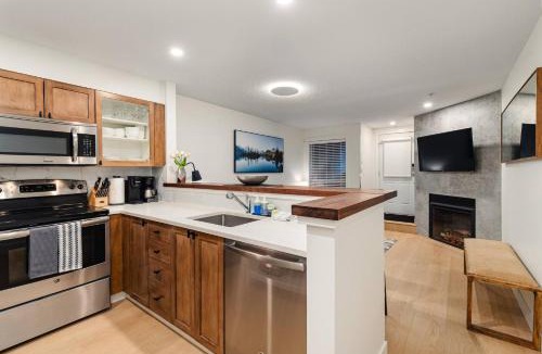 Village North House | Private Hot Tub | Pool | Free Parking | Sauna
