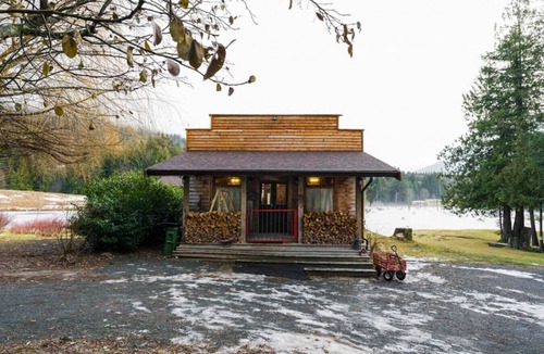Sardis Cabin | Private Lake Front Cabin for 4