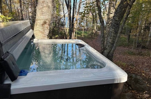 Hampstead House | Private Lakefront Nordic Spa @Tides Peak