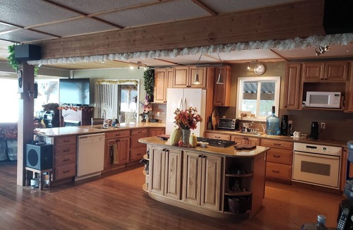 Canim Lake House | Private Lakefront Retreat w/hot tub & Tiki Boat