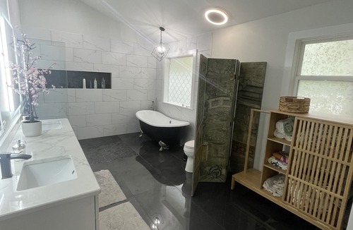 Southeast Raleigh Apartment | Private master suite