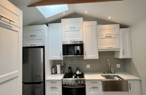 James Bay Cottage | Private Perch in Paradise. Steps to Ocean