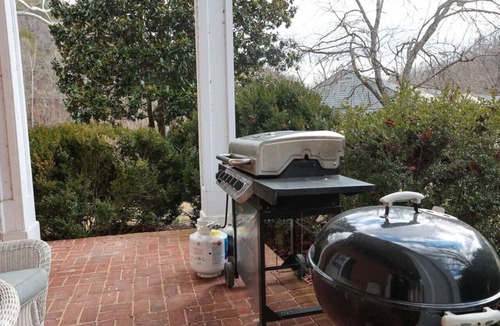 Spottswood House | Private River Access|2 Hot Tubs