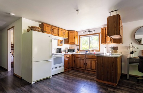 Port Alberni House | Private river front house calling all families looking for a perfect getaway.