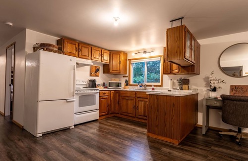 Port Alberni House | Private river front house calling all families looking for a perfect getaway.