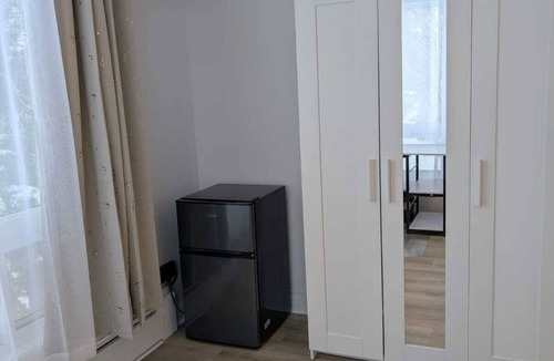 Mauricie Apartment | Private Room - 5 min away - University - High-Speed WiFi