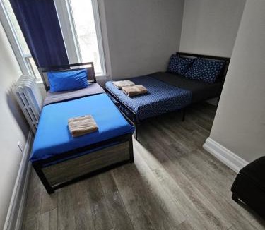 Wellington Place House | Private Room for MAJOR INTERNATIONAL SPORTING EVENT WORLDCUP Lovers-Direct Access to BMO FIELD-FAST WIFI