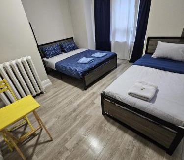 Wellington Place House | Private Room for MAJOR INTERNATIONAL SPORTING EVENT WORLDCUP Lovers-Direct Access to BMO FIELD-FAST WIFI