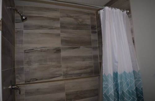Airdrie House | Private room in a quiet neighbourhood