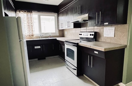 North Central Edmonton House | Private Rooms Close to NAIT Kingsway Mall/Downtown