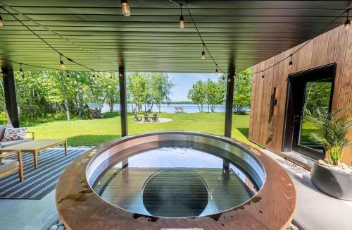 Lambton Ski Chalet | Private Spa & Direct Lake Access - Le Maka