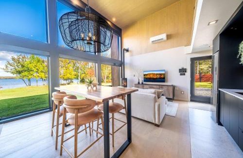 Lambton Ski Chalet | Private Spa & Direct Lake Access - Le Maka