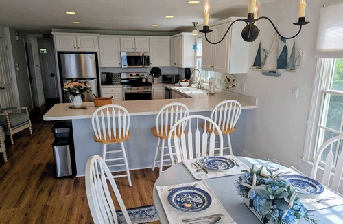 Barnstable House | Private water access & stunning views