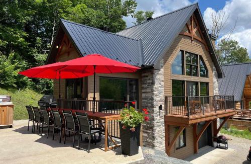 Saint-Philemon House | Promontoire-29 Mountain chalet with a hot tub