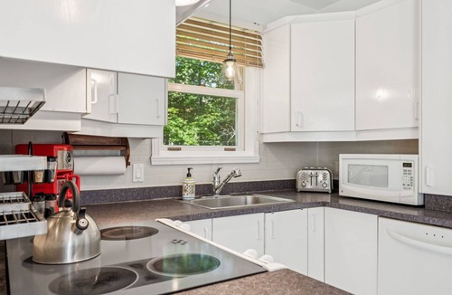 Mont-Tremblant Village House | Quaint Old Village w/AC, VIP Parking Pass: Steps to Lake & P'tit Train du Nord
