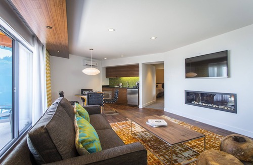 Regional District of Nanaimo Hotel | Qualicum Beach Inn