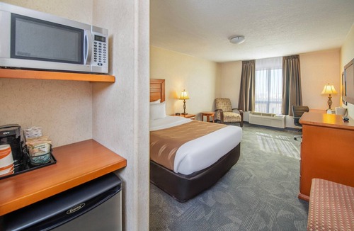 South Lethbridge Hotel | Quality Inn And Suites Lethbridge