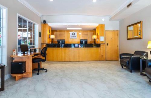 Downtown Victoria Hotel | Quality Inn Downtown Inner Harbour