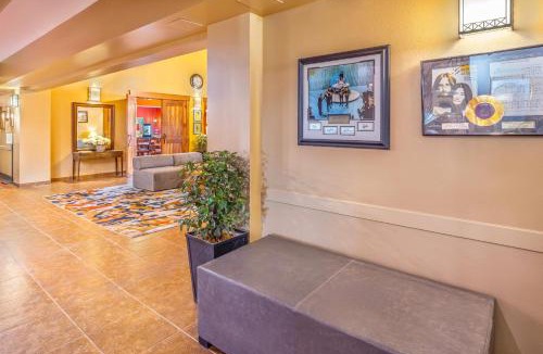 Rimbey Hotel | Quality Inn & Suites